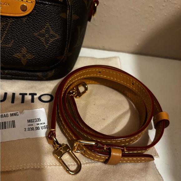 Louis Vuitton Mini Bumbag Women Monogram Pattern - Picture 15 of 15